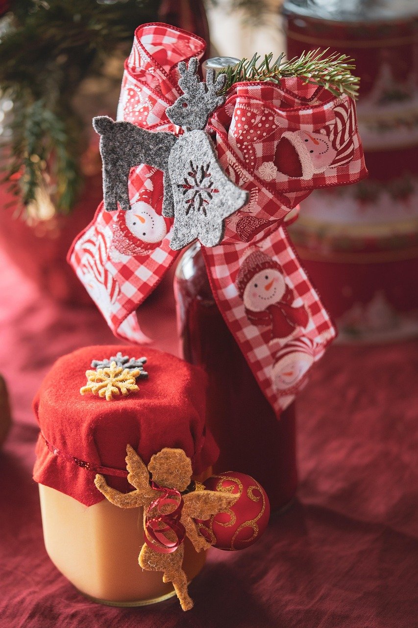 christmas gifts, christmas, gifts, decoration, surprise, ribbon, celebration, gift wrapping, give a gift, packaging, wrapped up, christmas party, present, christmas decoration